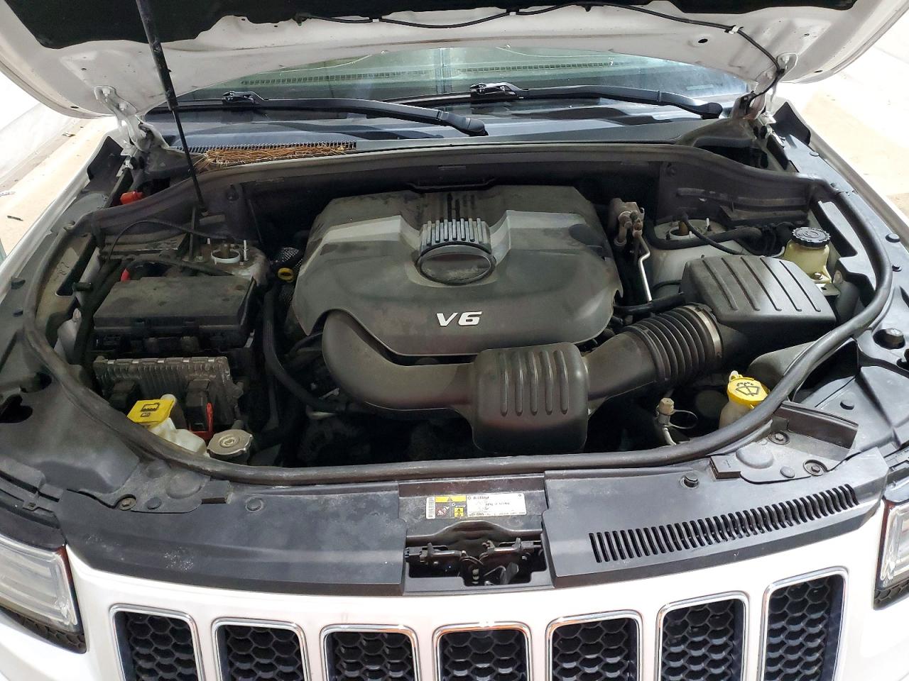 2015 JEEP GRAND CHEROKEE OVERLAND photo 12