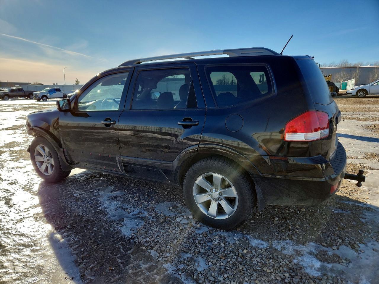 2009 KIA BORREGO LX photo 2