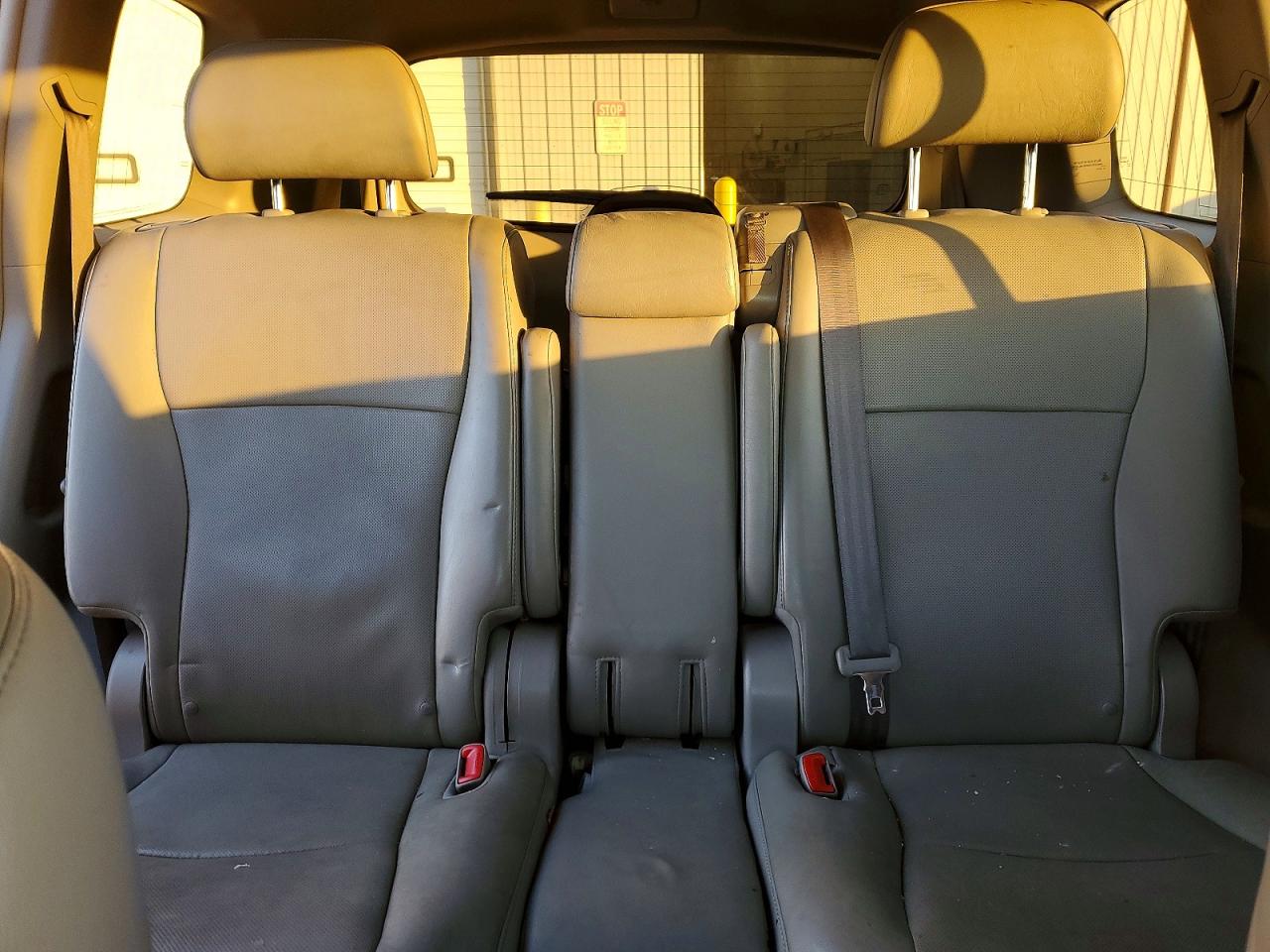 2013 TOYOTA HIGHLANDER LIMITED photo 10