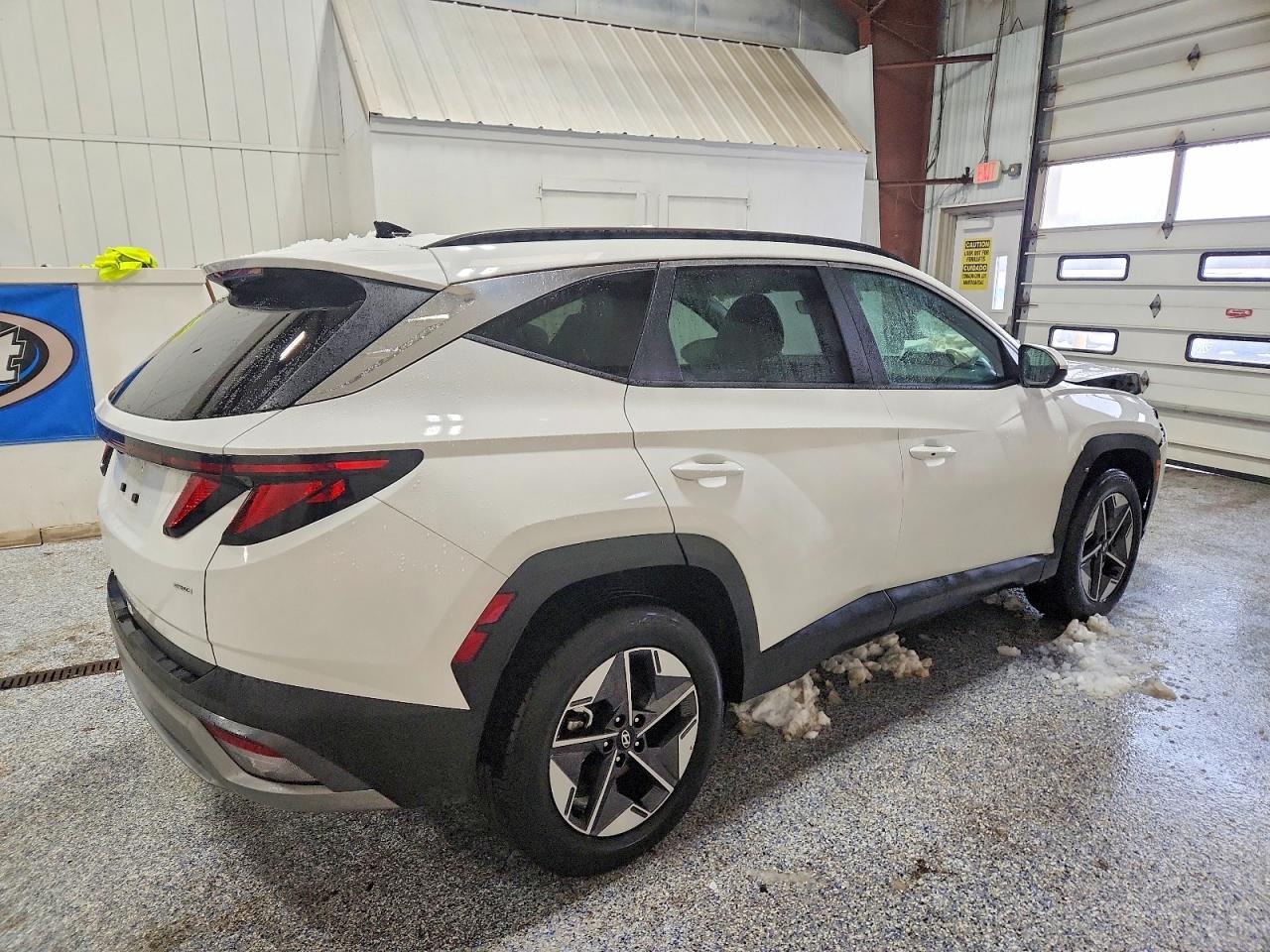 2026 HYUNDAI TUCSON SEL photo 5