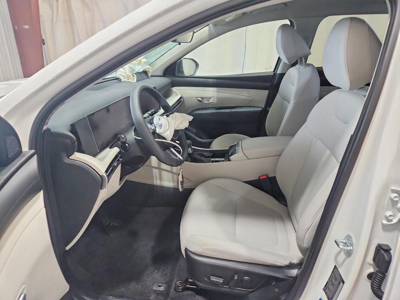2026 HYUNDAI TUCSON SEL photo 13