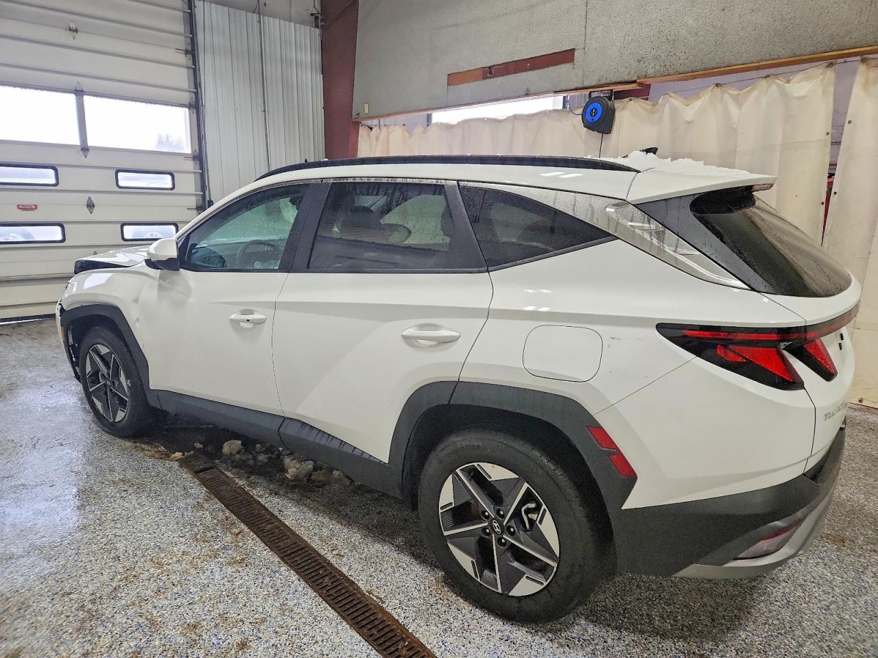 2026 HYUNDAI TUCSON SEL photo 3