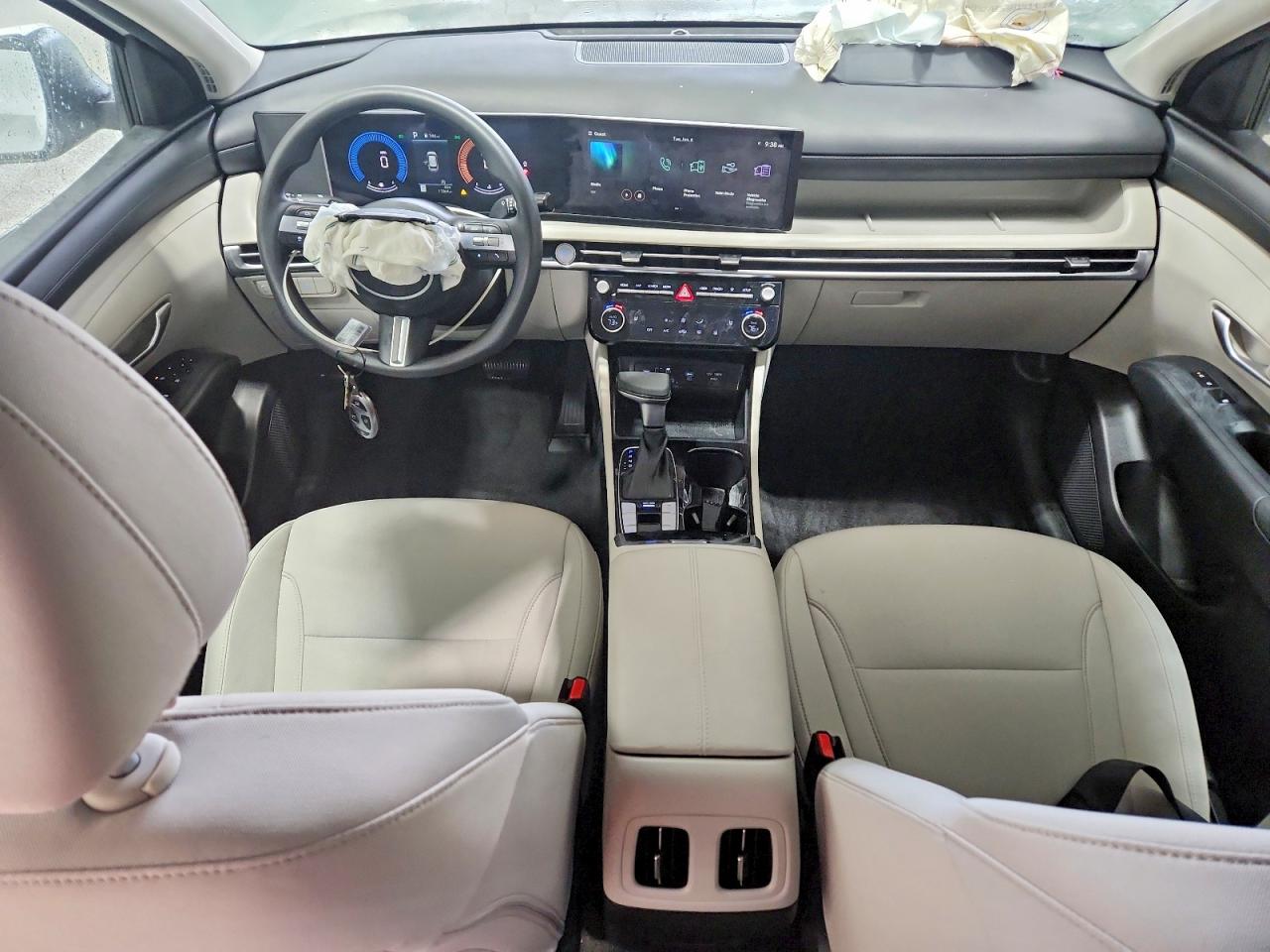 2026 HYUNDAI TUCSON SEL photo 15