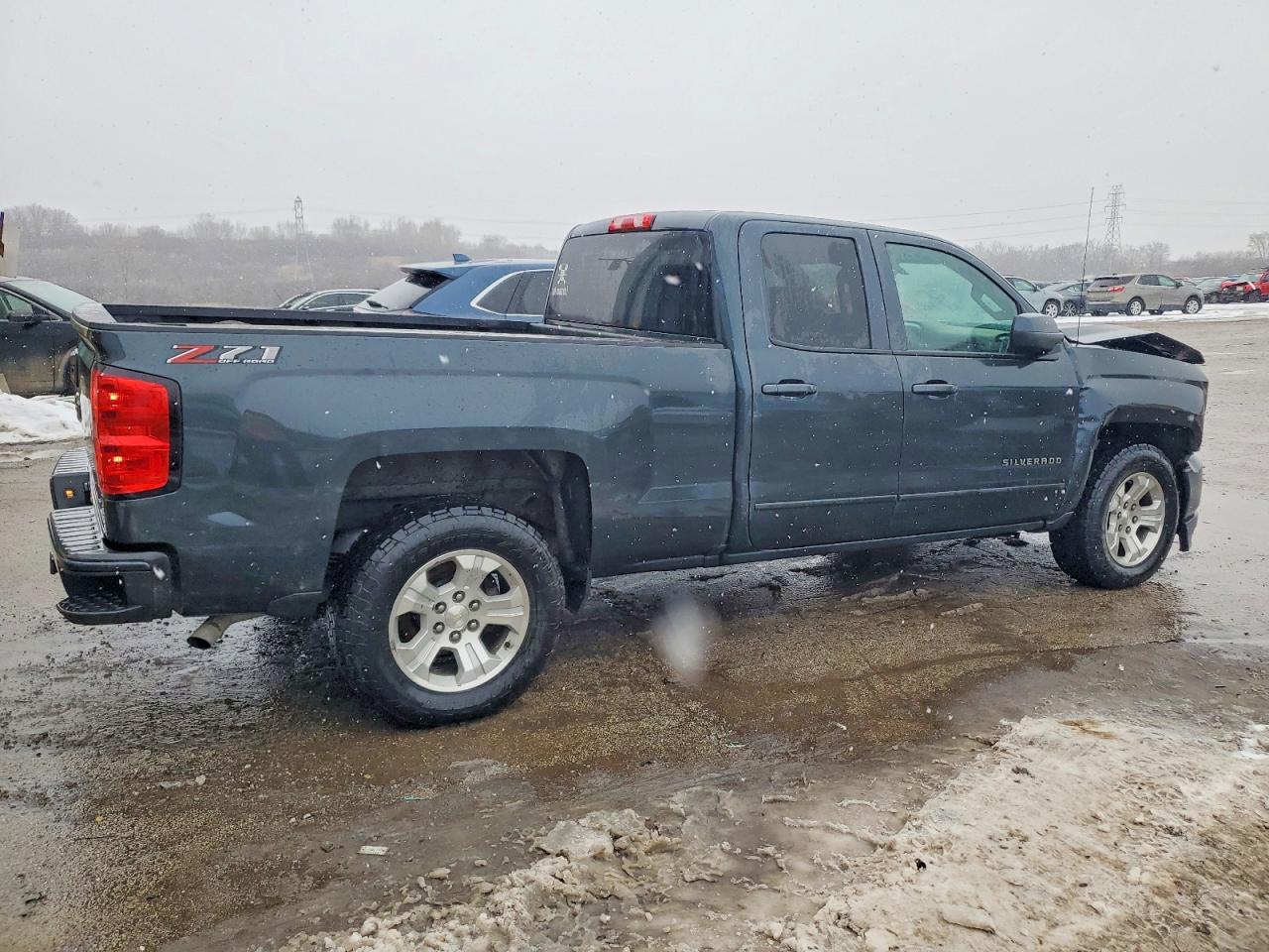 2018 CHEVROLET SILVERADO K1500 LT photo 3