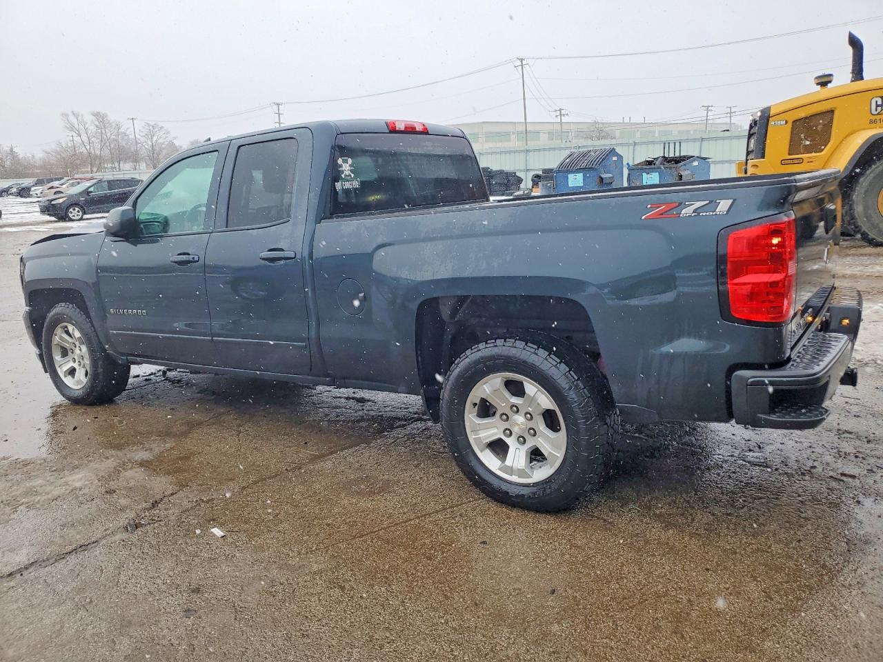 2018 CHEVROLET SILVERADO K1500 LT photo 2