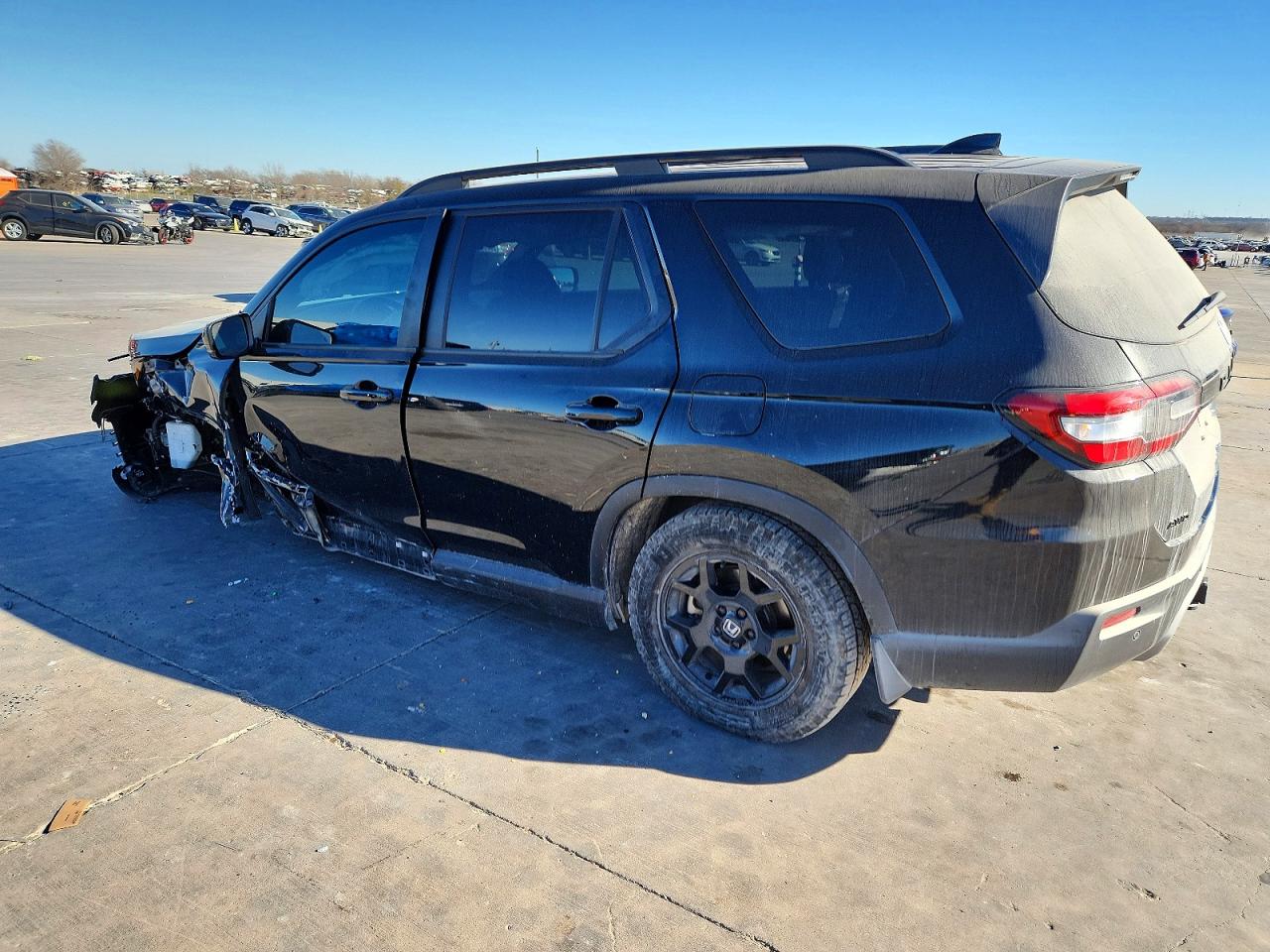 2025 HONDA PILOT TRAILSPORT photo 2