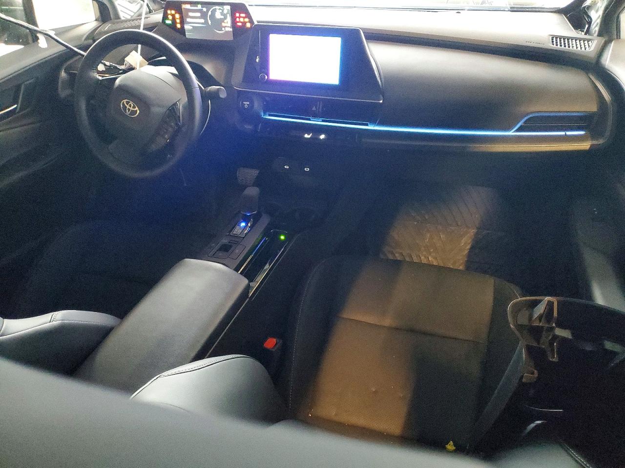 2025 TOYOTA PRIUS LE photo 8