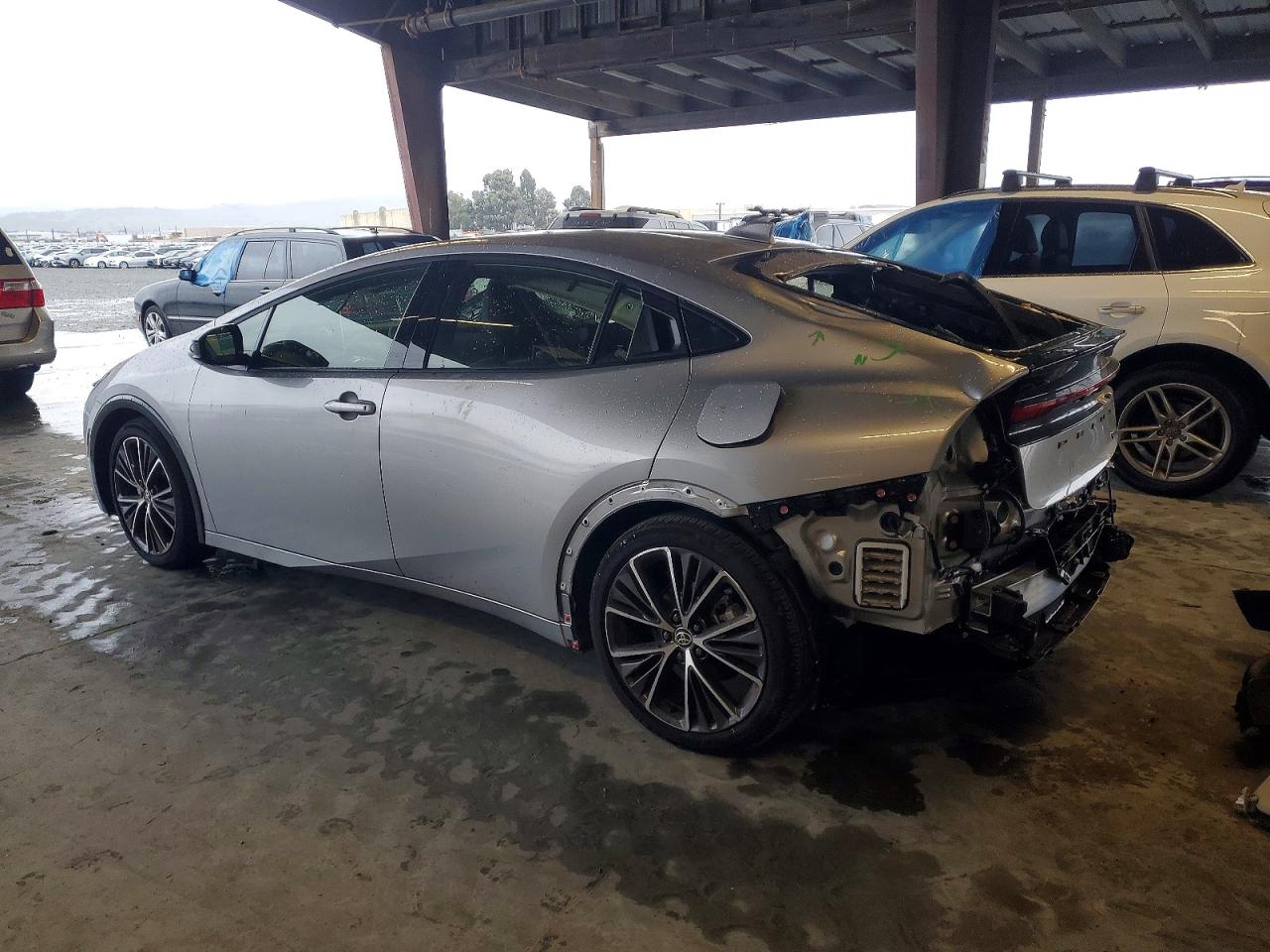 2025 TOYOTA PRIUS LE photo 2