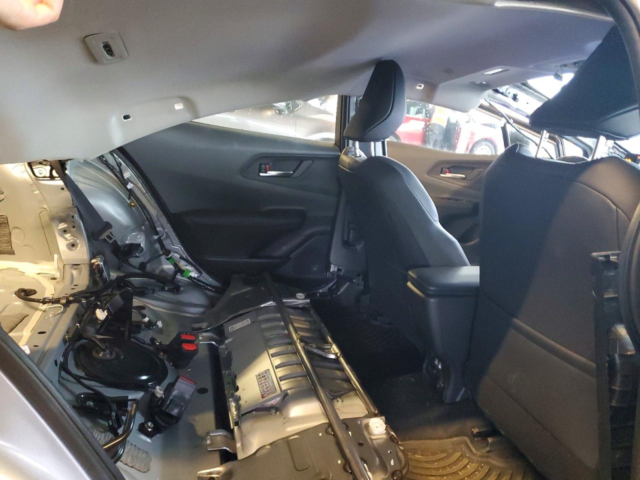 2025 TOYOTA PRIUS LE photo 10