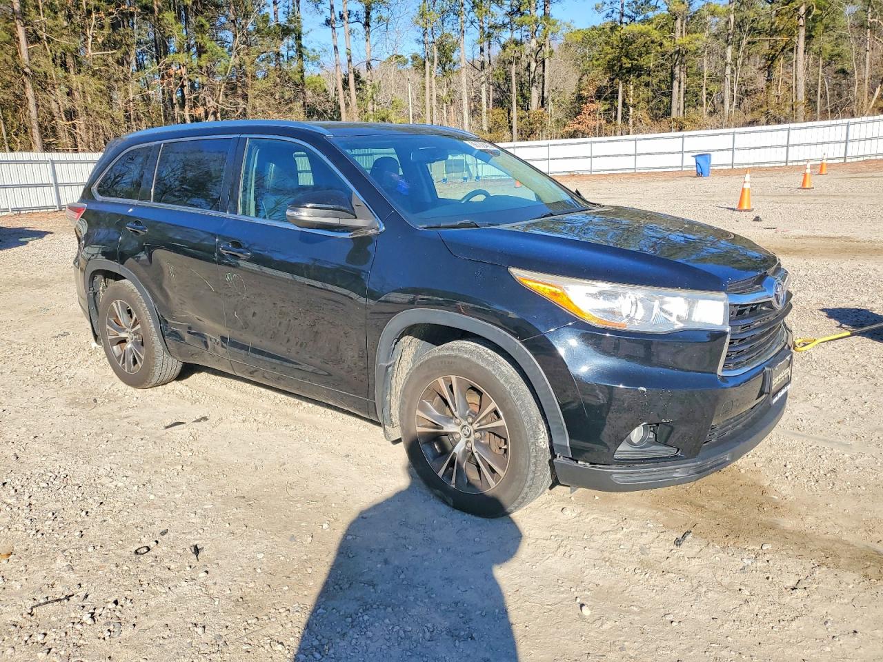 2016 TOYOTA HIGHLANDER XLE photo 7