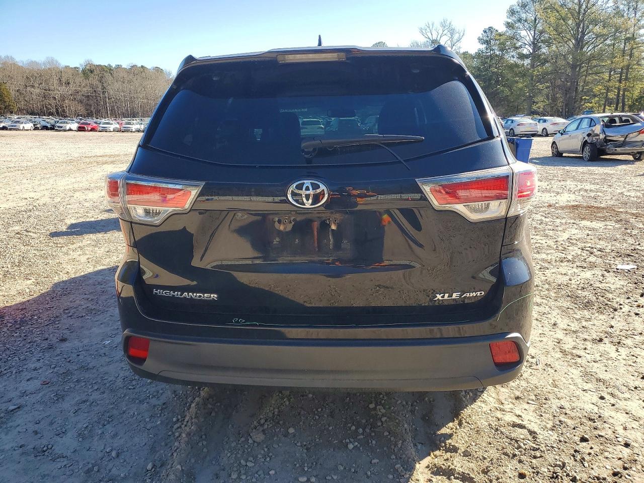 2016 TOYOTA HIGHLANDER XLE photo 11
