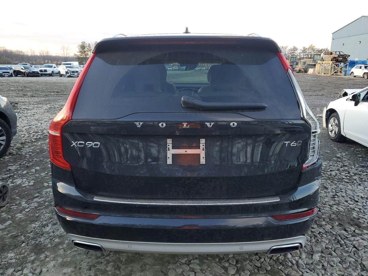 2021 VOLVO XC90 T6 MOMENTUM photo 6