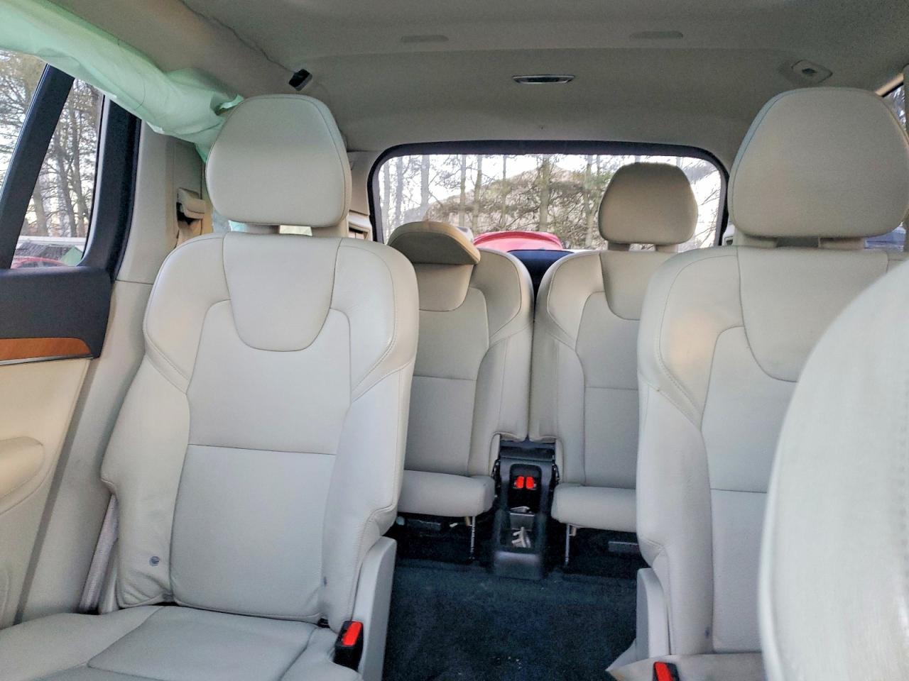 2021 VOLVO XC90 T6 MOMENTUM photo 10
