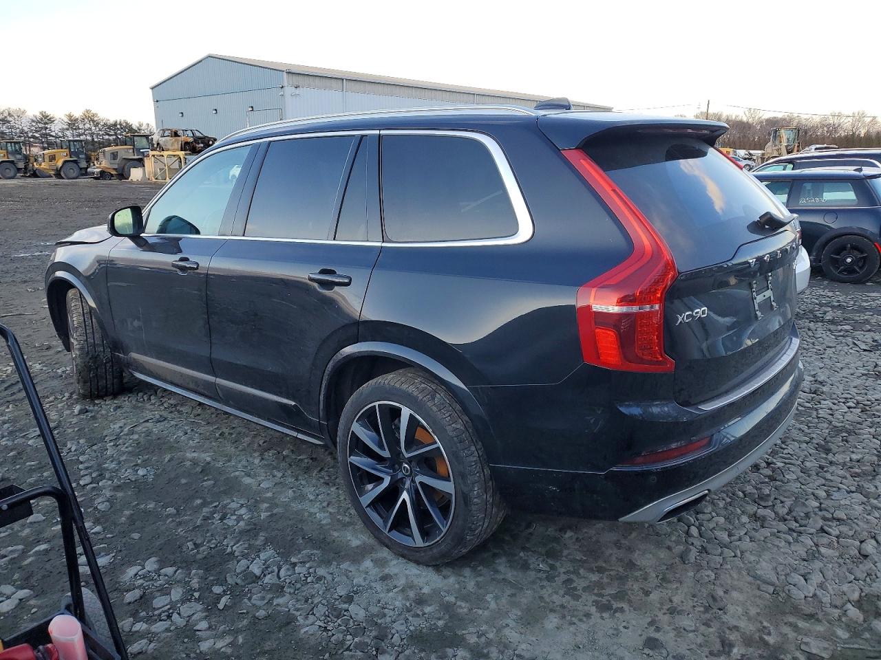 2021 VOLVO XC90 T6 MOMENTUM photo 2