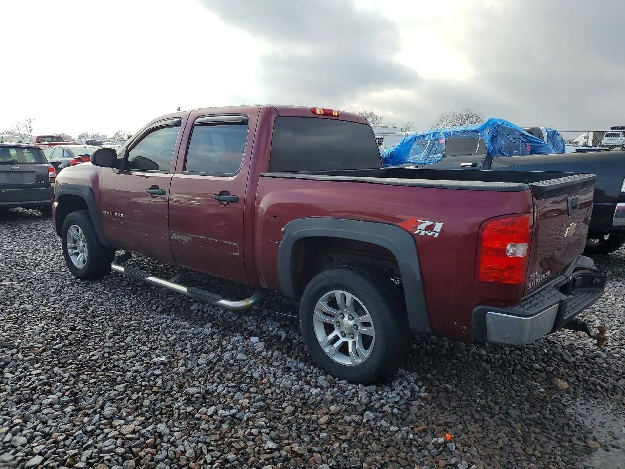 2009 CHEVROLET SILVERADO K1500 LT photo 2