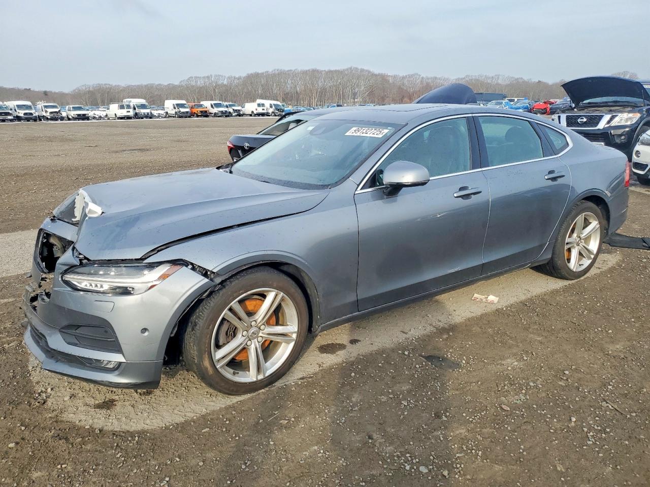 2017 VOLVO S90