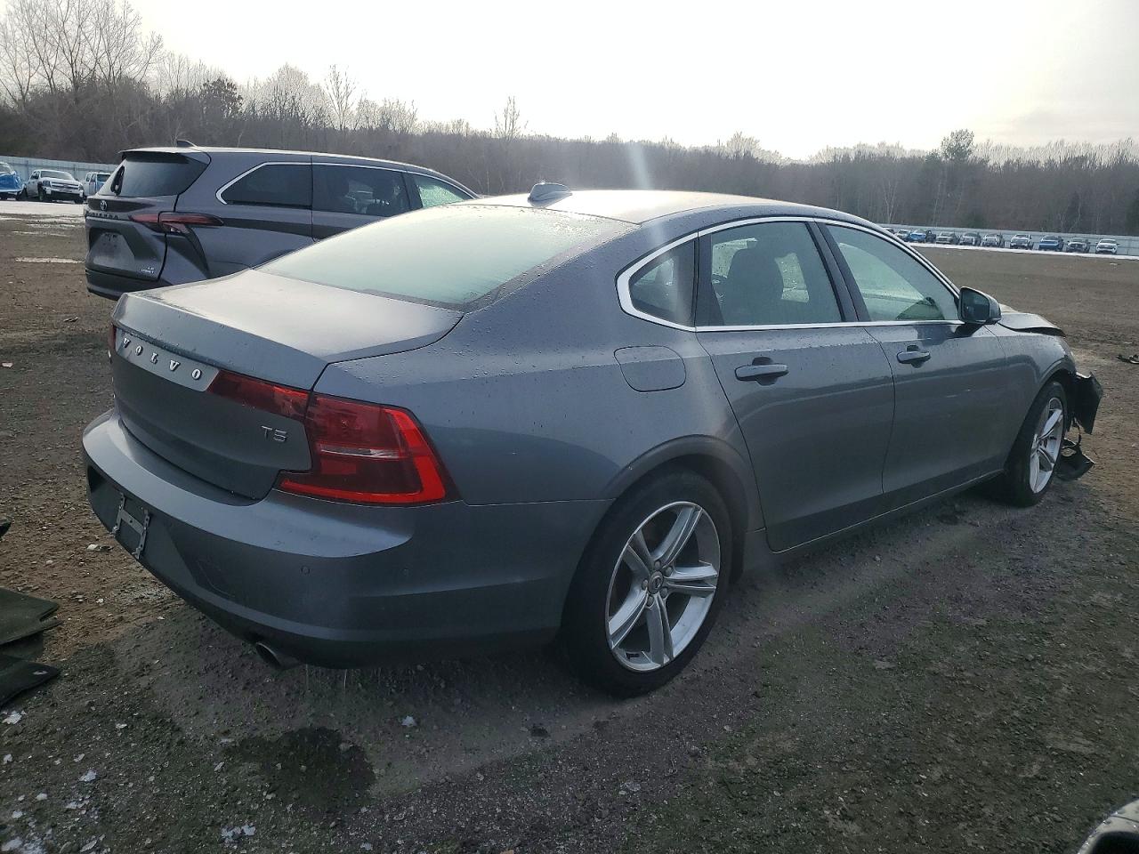 2017 VOLVO S90 T5 MOMENTUM photo 3