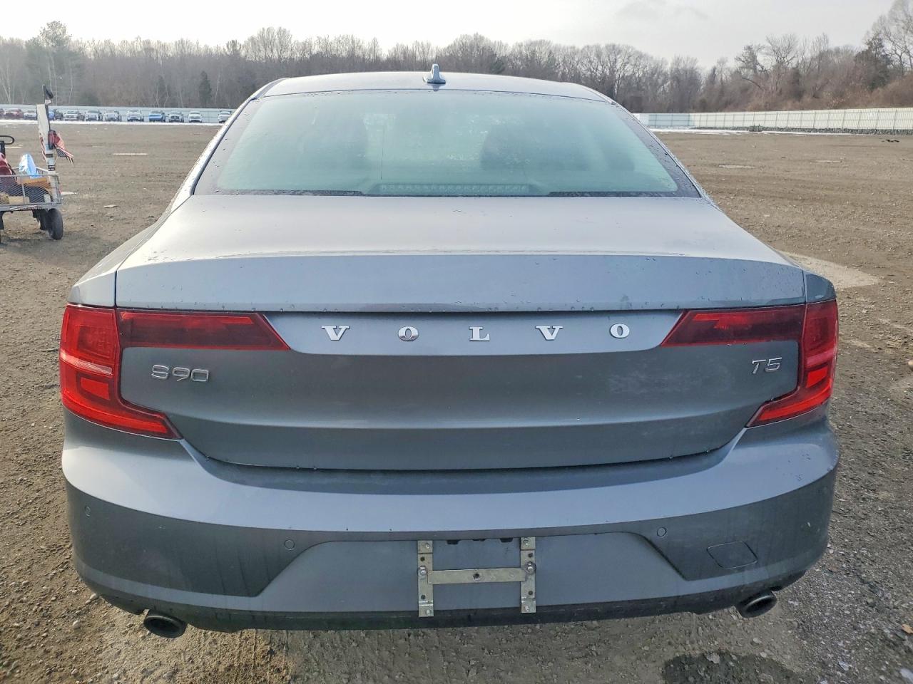 2017 VOLVO S90 T5 MOMENTUM photo 6