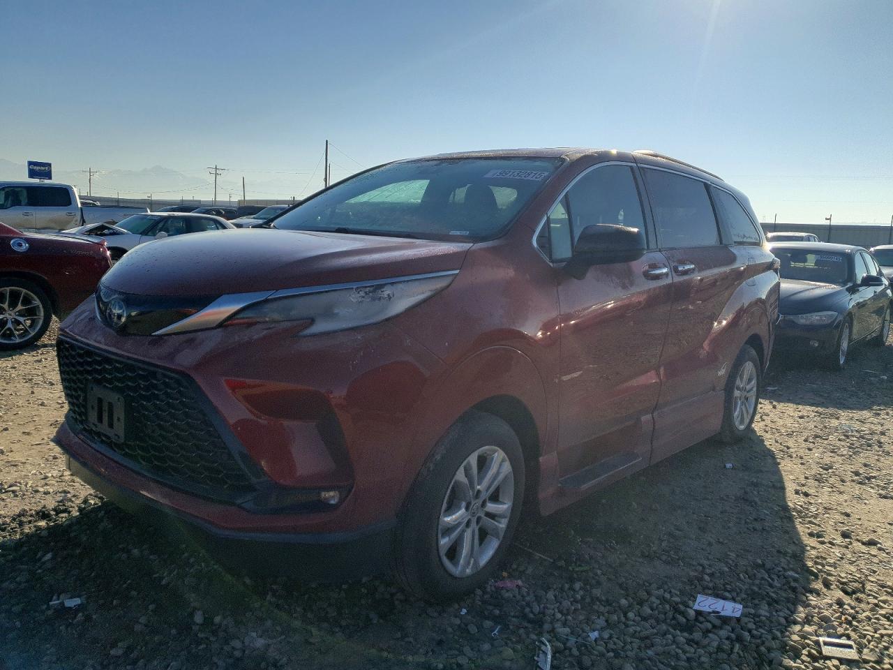 2022 TOYOTA SIENNA