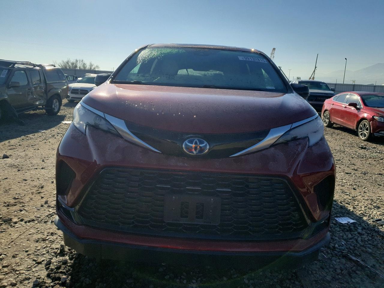 2022 TOYOTA SIENNA XSE photo 5