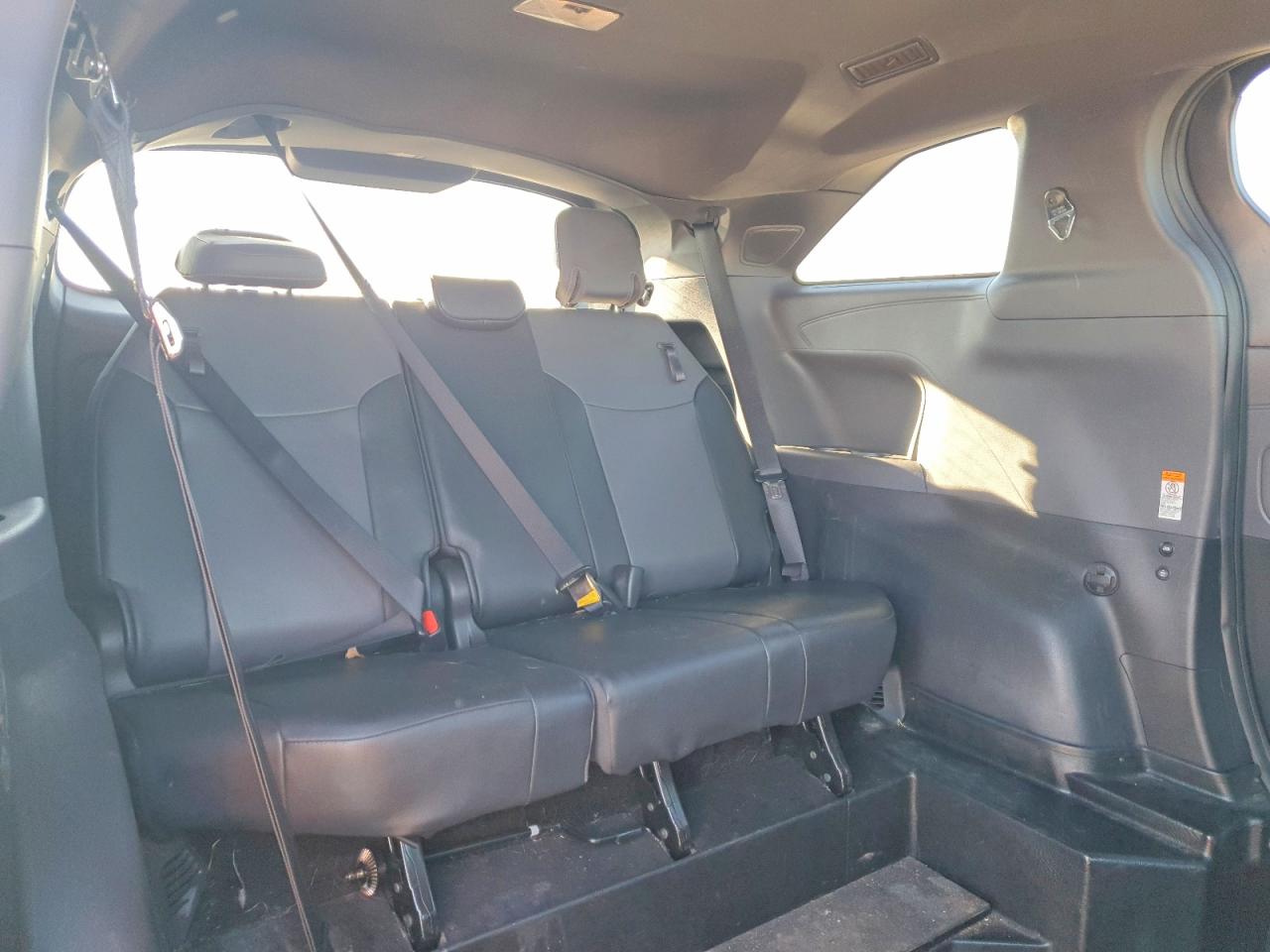 2022 TOYOTA SIENNA XSE photo 11