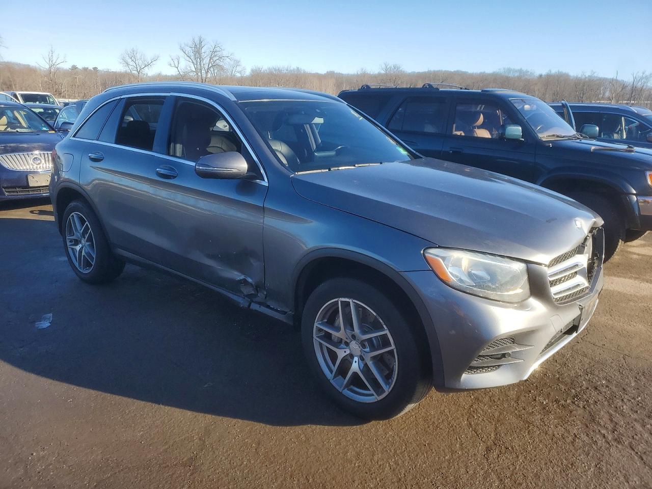 2016 MERCEDES-BENZ GLC 300 4MATIC photo 4