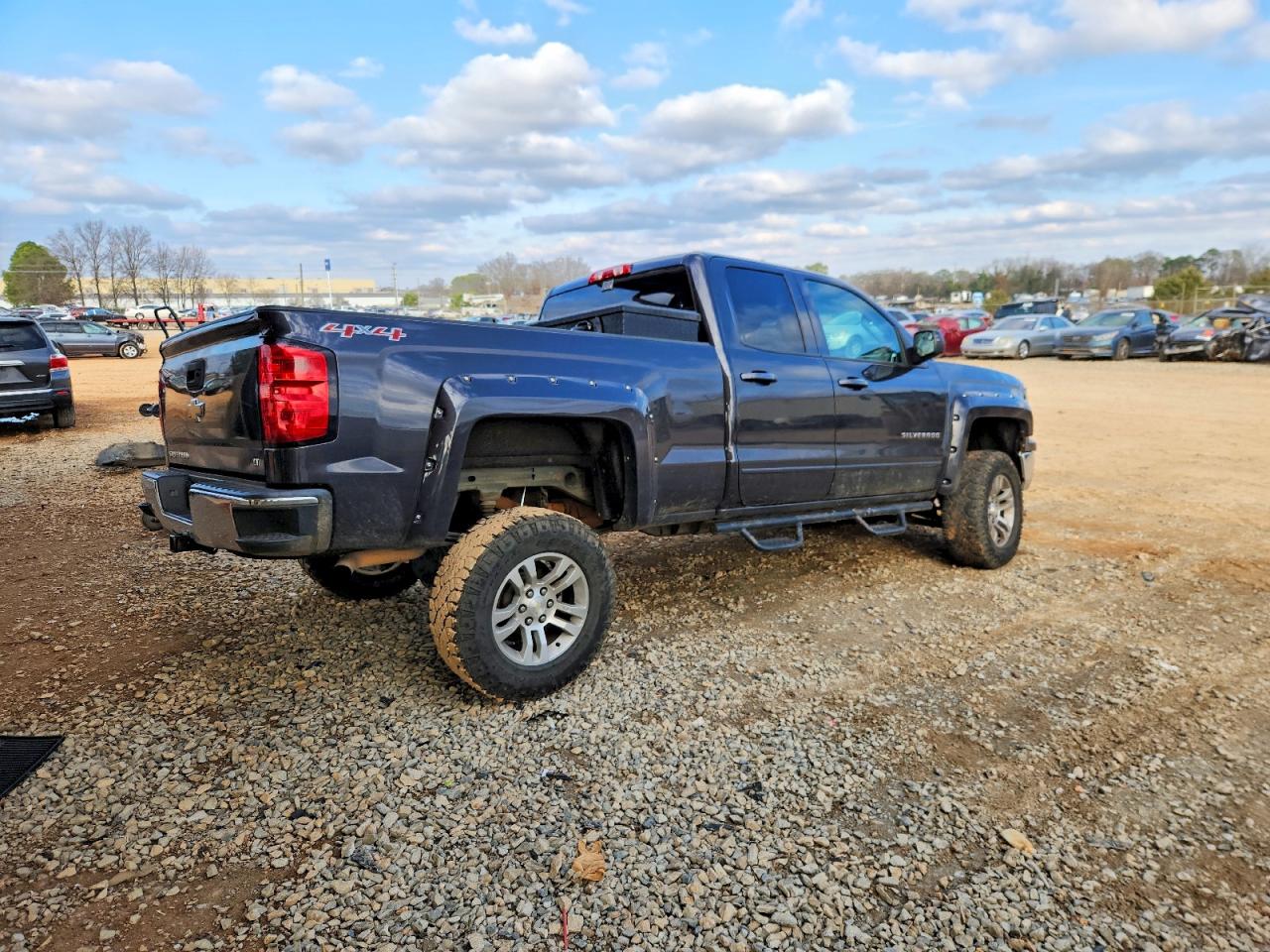 2015 CHEVROLET SILVERADO K1500 LT photo 3