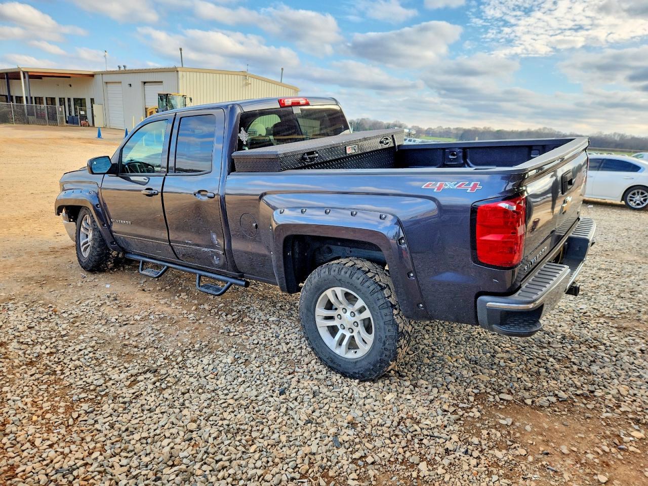 2015 CHEVROLET SILVERADO K1500 LT photo 2
