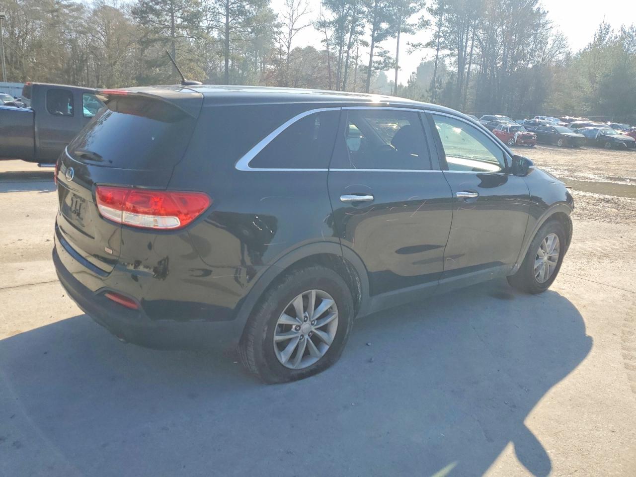 2016 KIA SORENTO LX photo 5