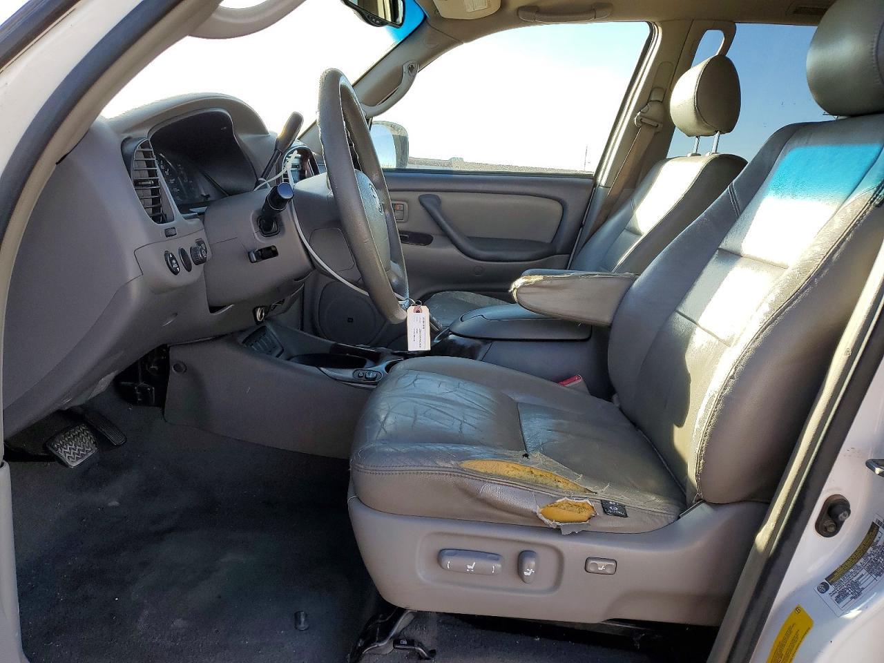 2006 TOYOTA SEQUOIA SR5 photo 7