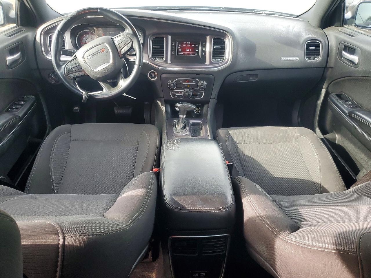 2016 DODGE CHARGER SE photo 8