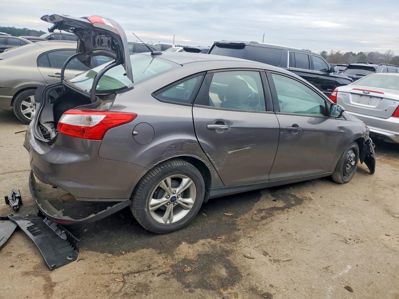 2013 FORD FOCUS SE photo 3