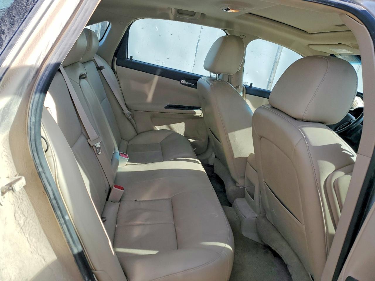 2010 CHEVROLET IMPALA LT photo 19