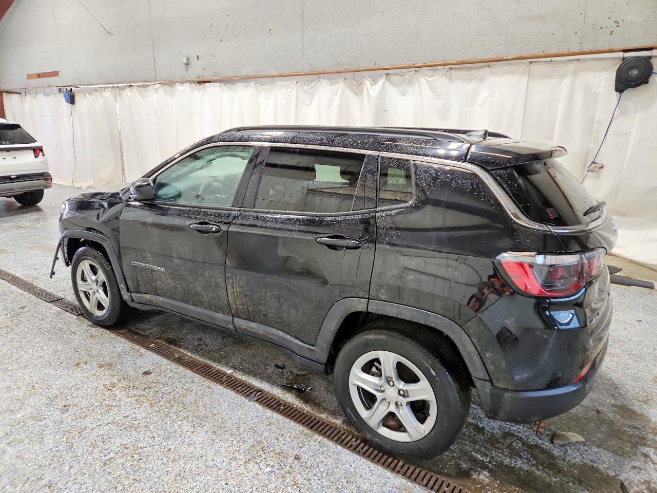 2024 JEEP COMPASS LATITUDE photo 2