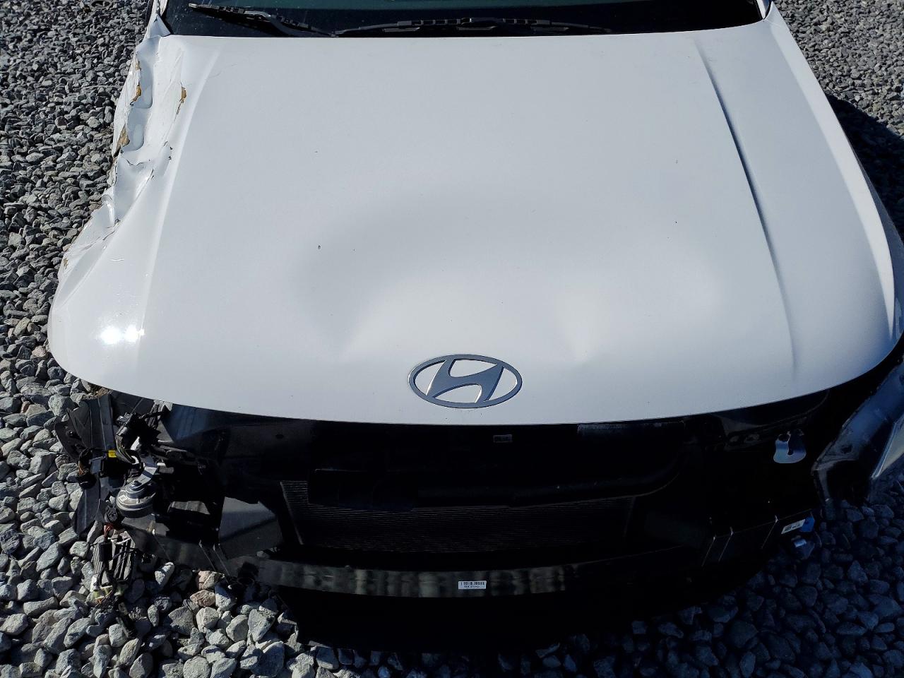 2024 HYUNDAI KONA SE photo 12