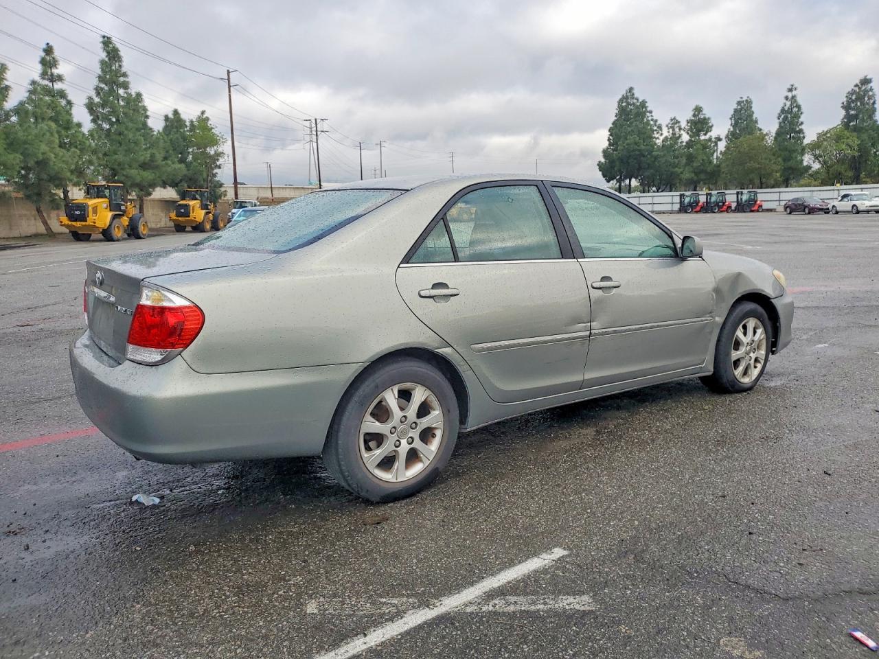 2006 TOYOTA CAMRY LE photo 3