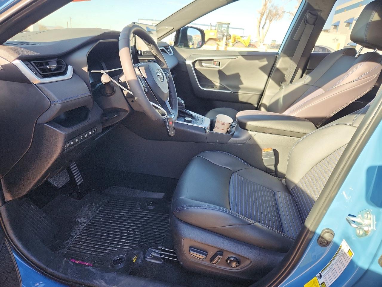 2025 TOYOTA RAV4 XSE photo 7