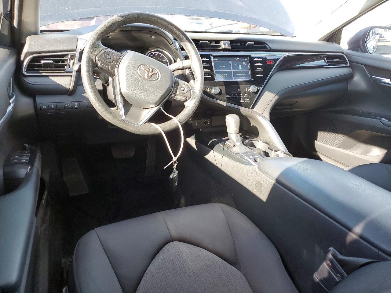 2019 TOYOTA CAMRY LE photo 8