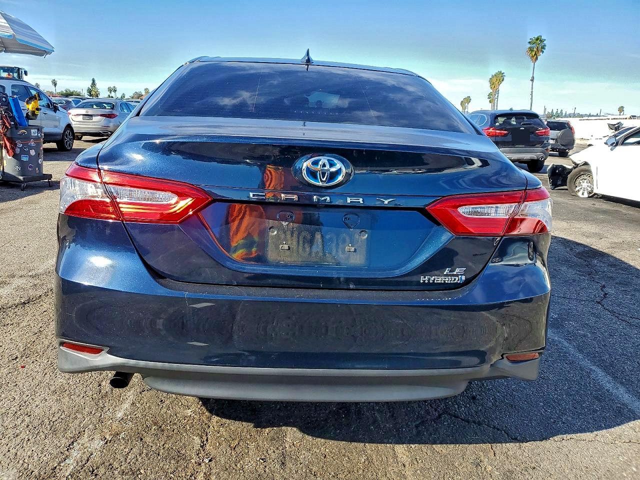 2019 TOYOTA CAMRY LE photo 6