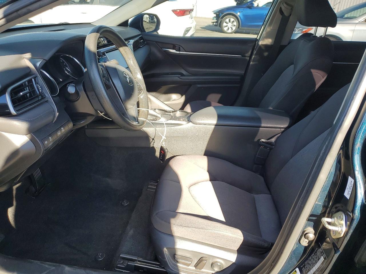 2019 TOYOTA CAMRY LE photo 7