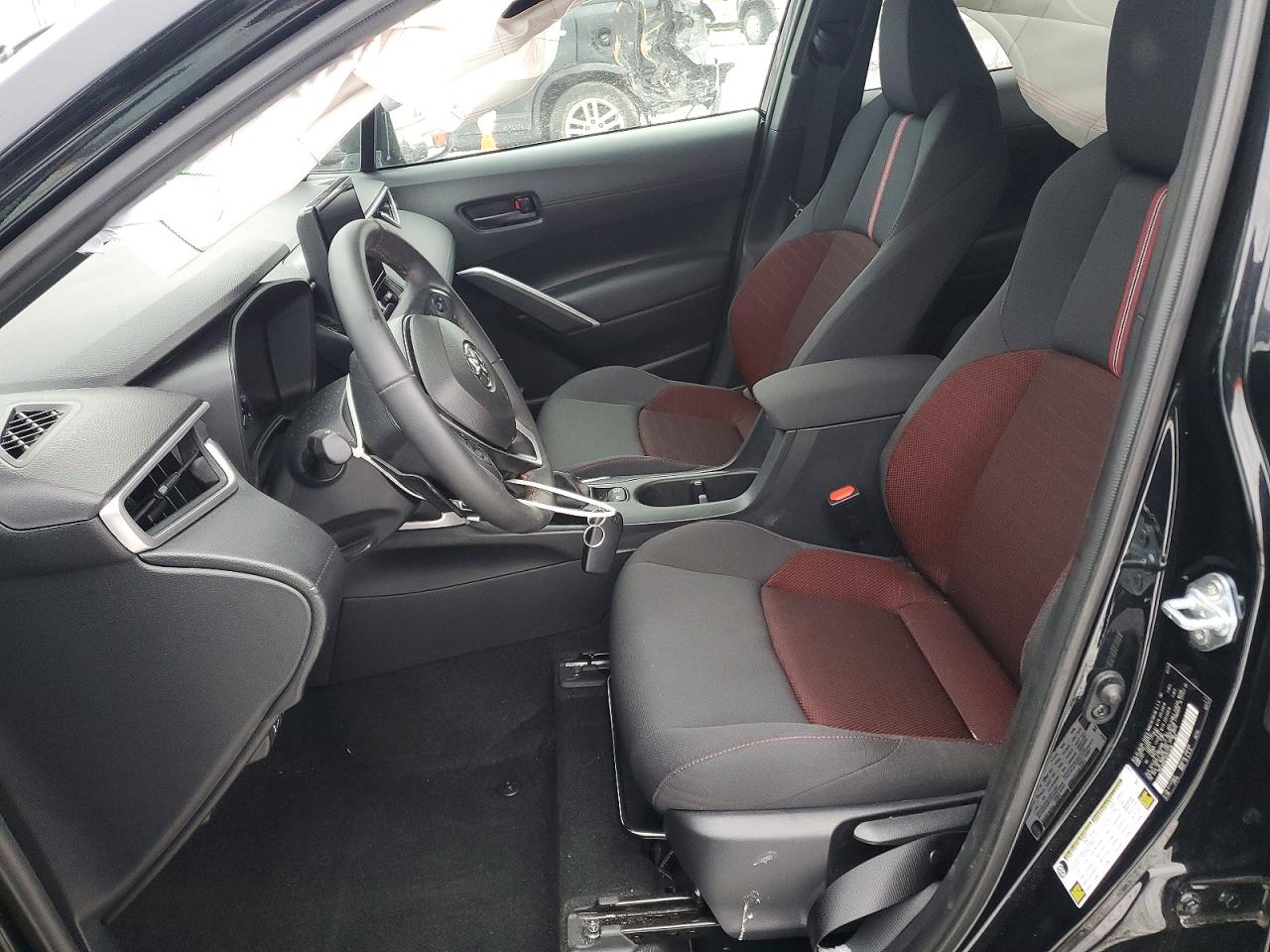 2024 TOYOTA COROLLA CROSS SE photo 7