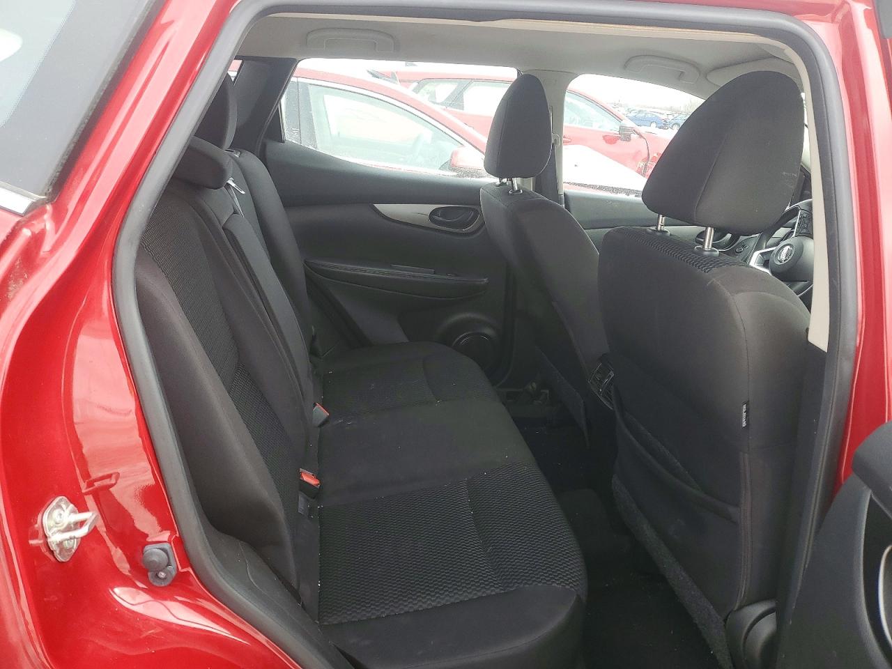 2018 NISSAN ROGUE SPORT S photo 11