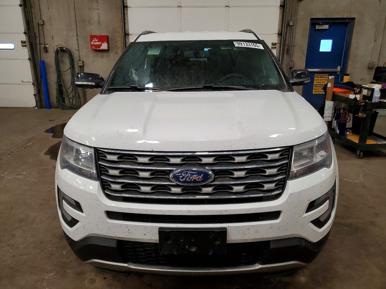 2017 FORD EXPLORER XLT photo 9