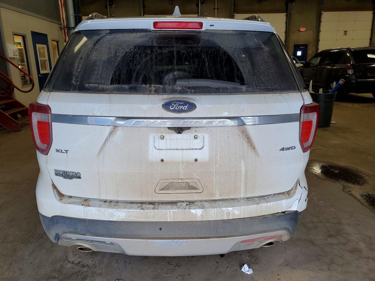 2017 FORD EXPLORER XLT photo 11