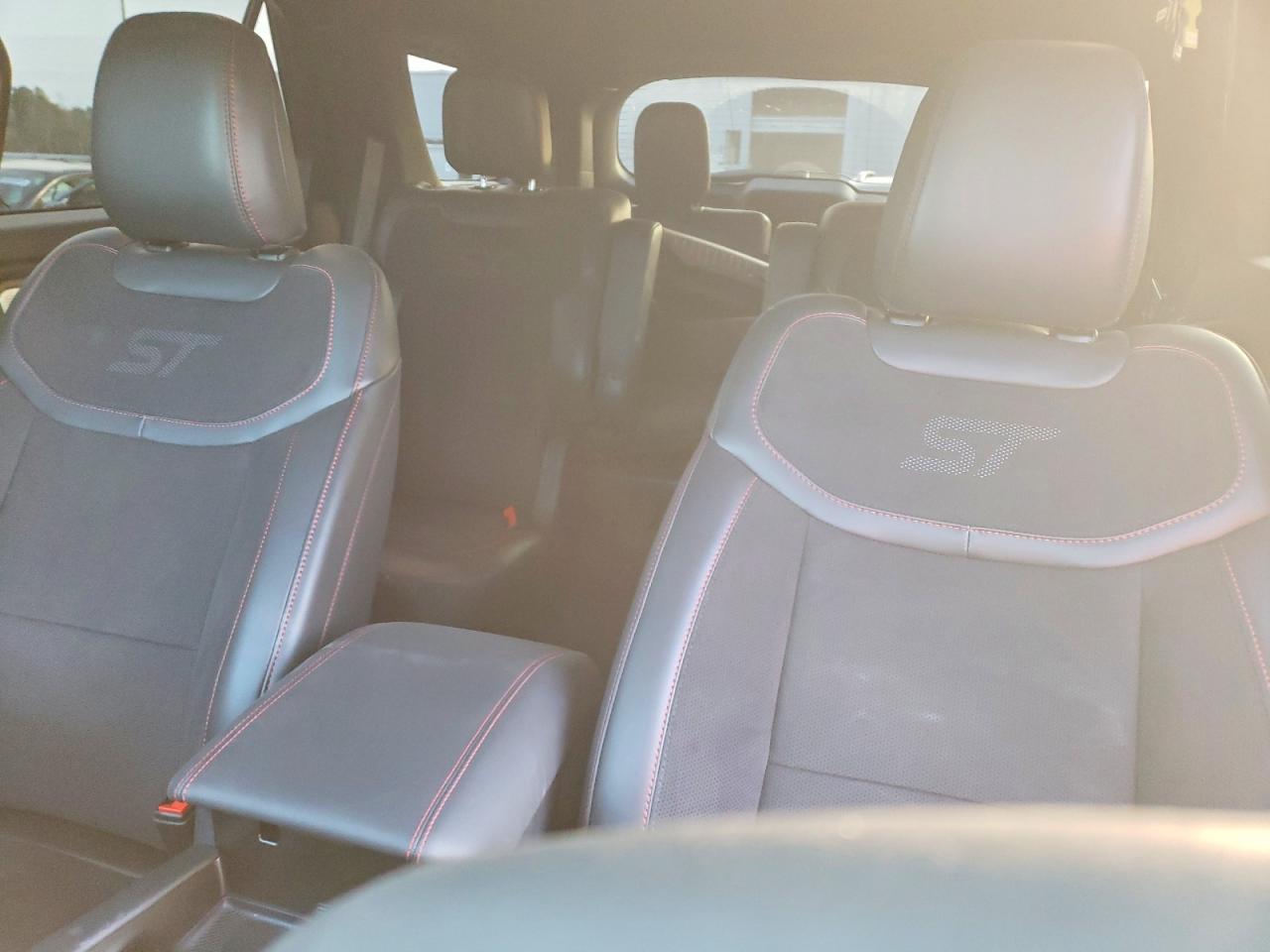 2025 FORD EXPLORER ST photo 10