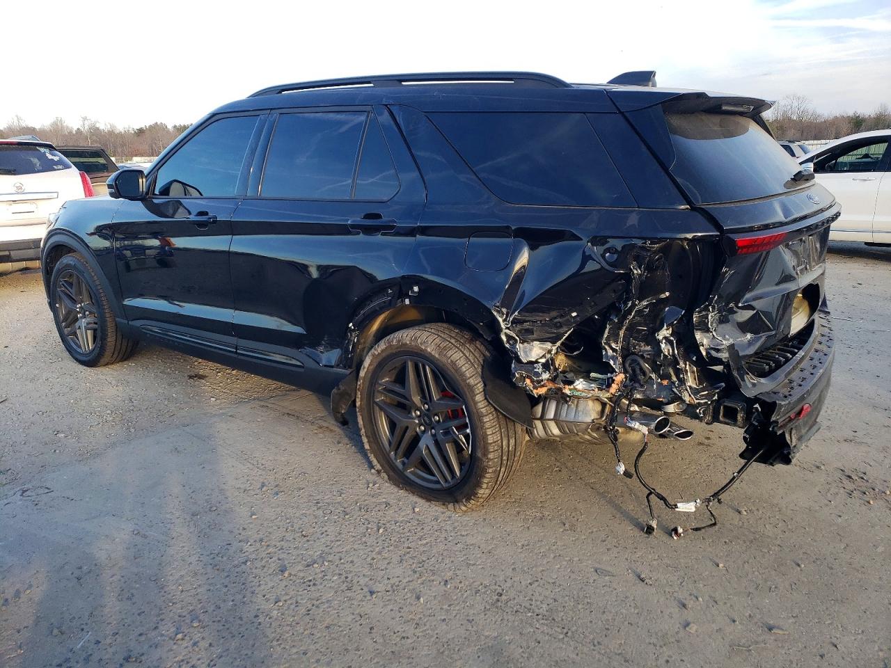 2025 FORD EXPLORER ST photo 2