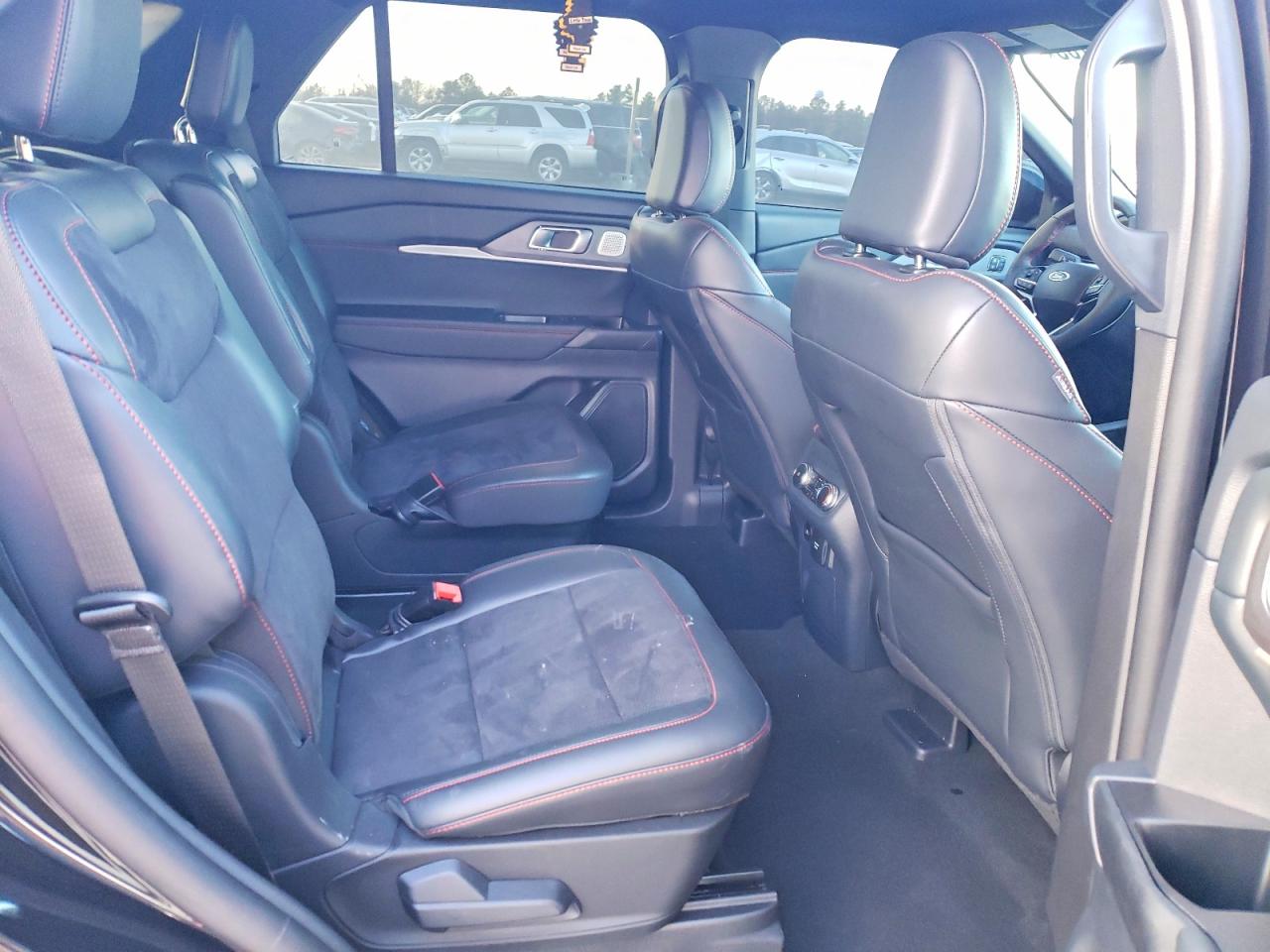 2025 FORD EXPLORER ST photo 11