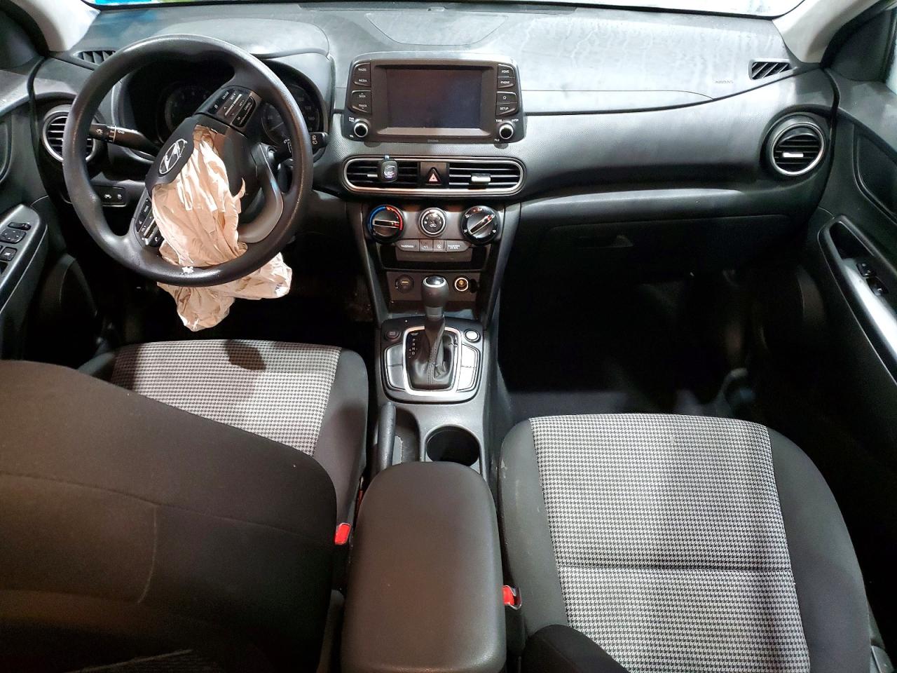 2020 HYUNDAI KONA SE photo 15