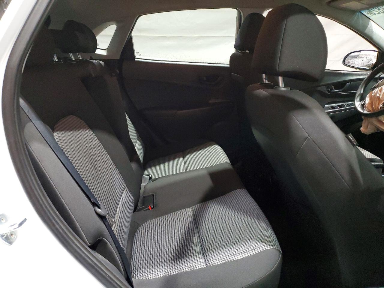 2020 HYUNDAI KONA SE photo 21