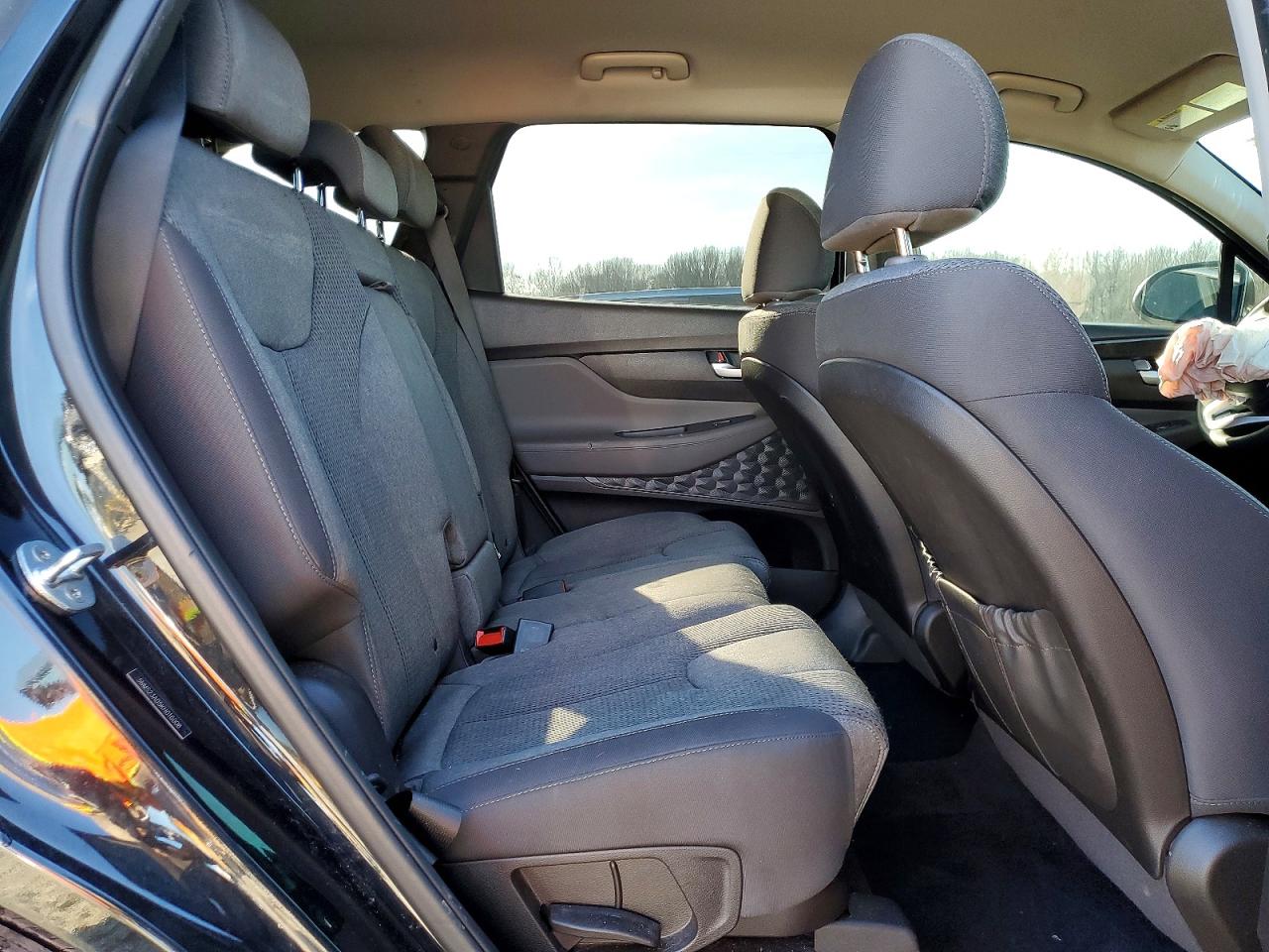 2019 HYUNDAI SANTA FE SE photo 11